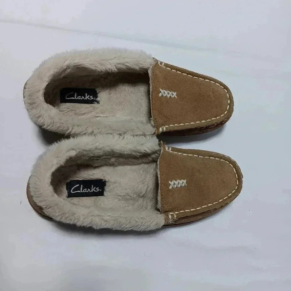 Clarks Leather upper with Faux fur lined  Moccasin slippers.Ladies size 8 - Picture 6 of 9